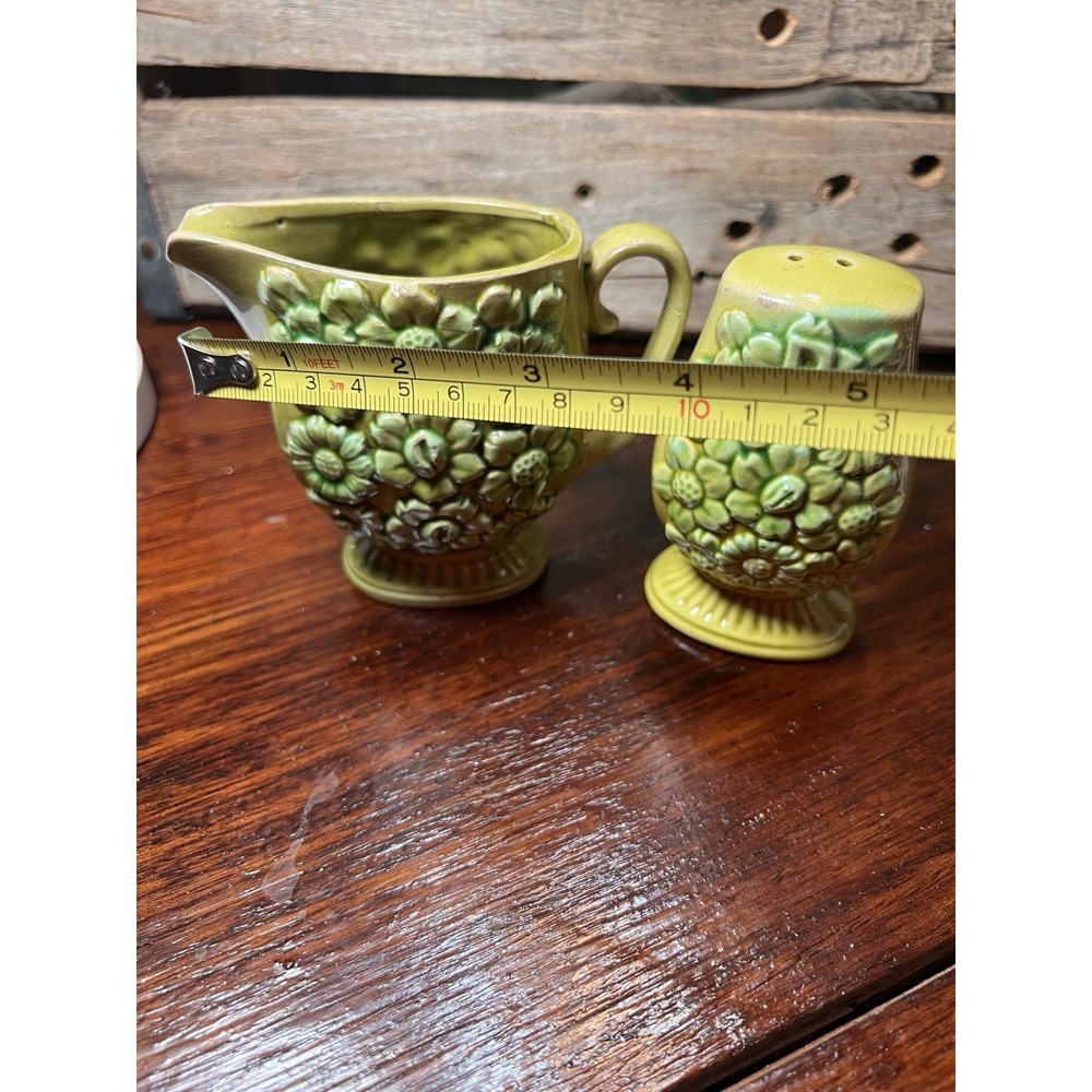 Vtg Inarco Green Creamer and Pepper Shaker MCM Japan Granny Core 1960's Daisy - Picture 3 of 8